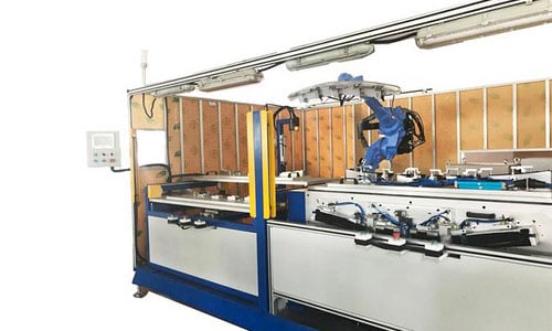 Robot Perekat dengan Sistem Dispenser Enam Sumbu